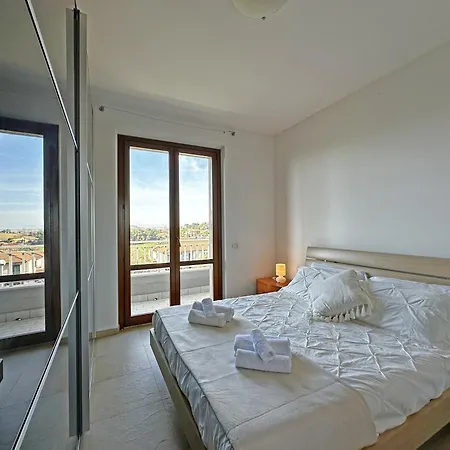 228 - Bilocale Al Primo Piano Con Terrazzo Vista Mare- Climatizzato Apartment *