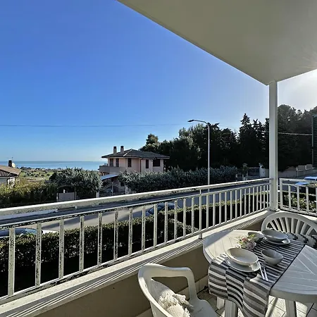 228 - Bilocale Al Primo Piano Con Terrazzo Vista Mare- Climatizzato