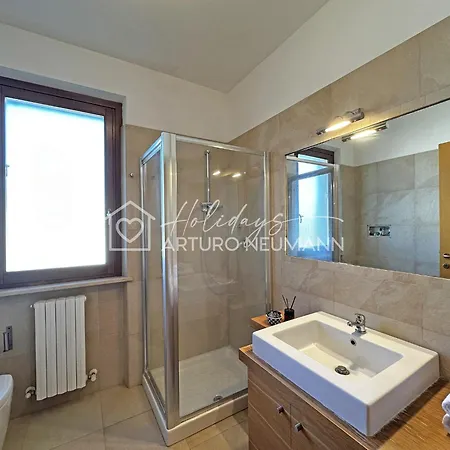 228 - Bilocale Al Primo Piano Con Terrazzo Vista Mare- Climatizzato, E Navetta Privata Inclusa Al Whte Club * Marcelli