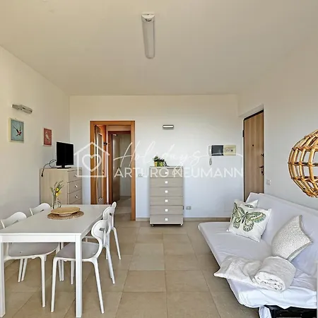 228 - Bilocale Al Primo Piano Con Terrazzo Vista Mare- Climatizzato, E Navetta Privata Inclusa Al Whte Club Apartment